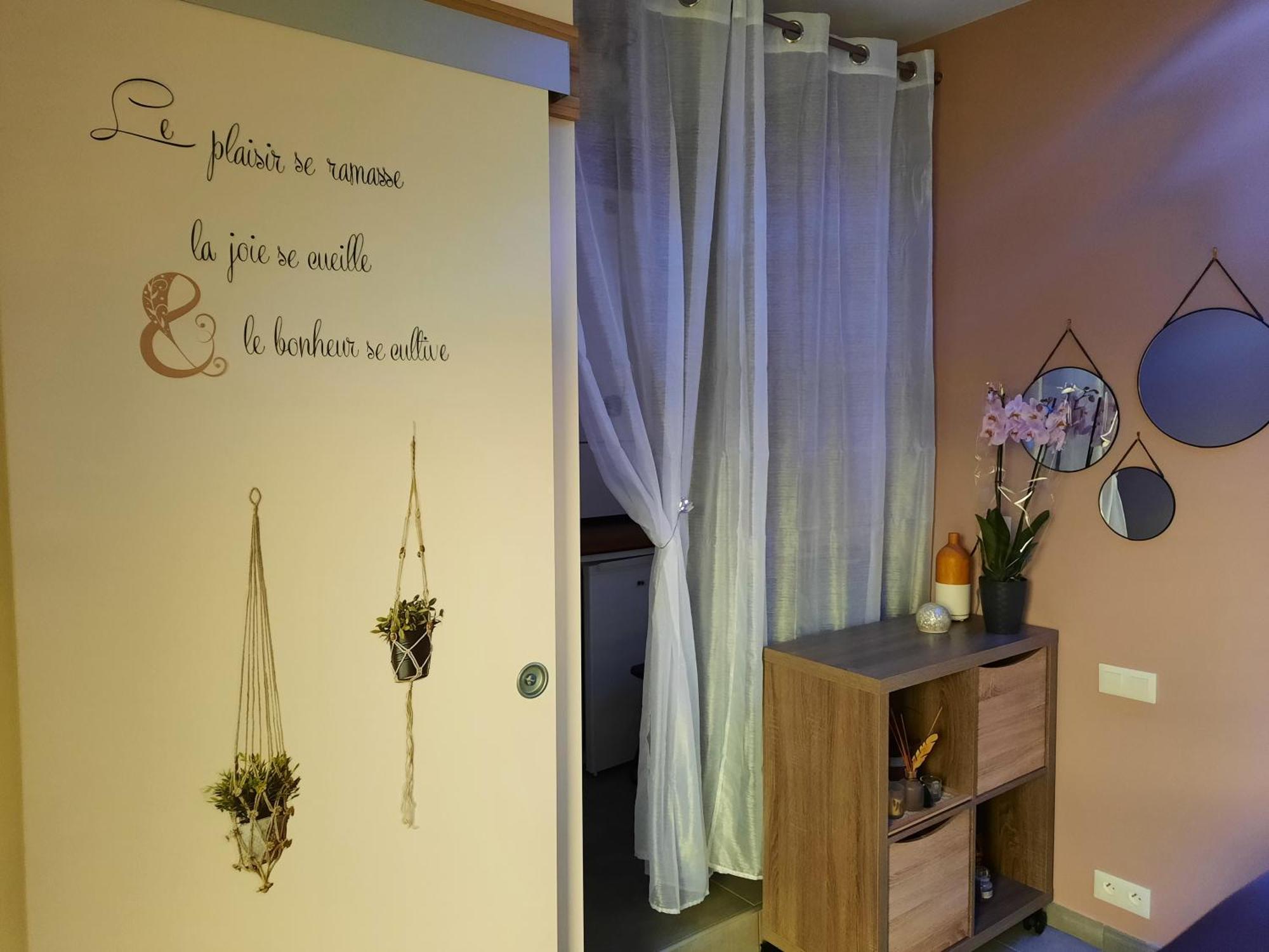 Le Cocon Villa Lussas Bagian luar foto
